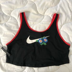 NIKE Workout Crop - NWT Large